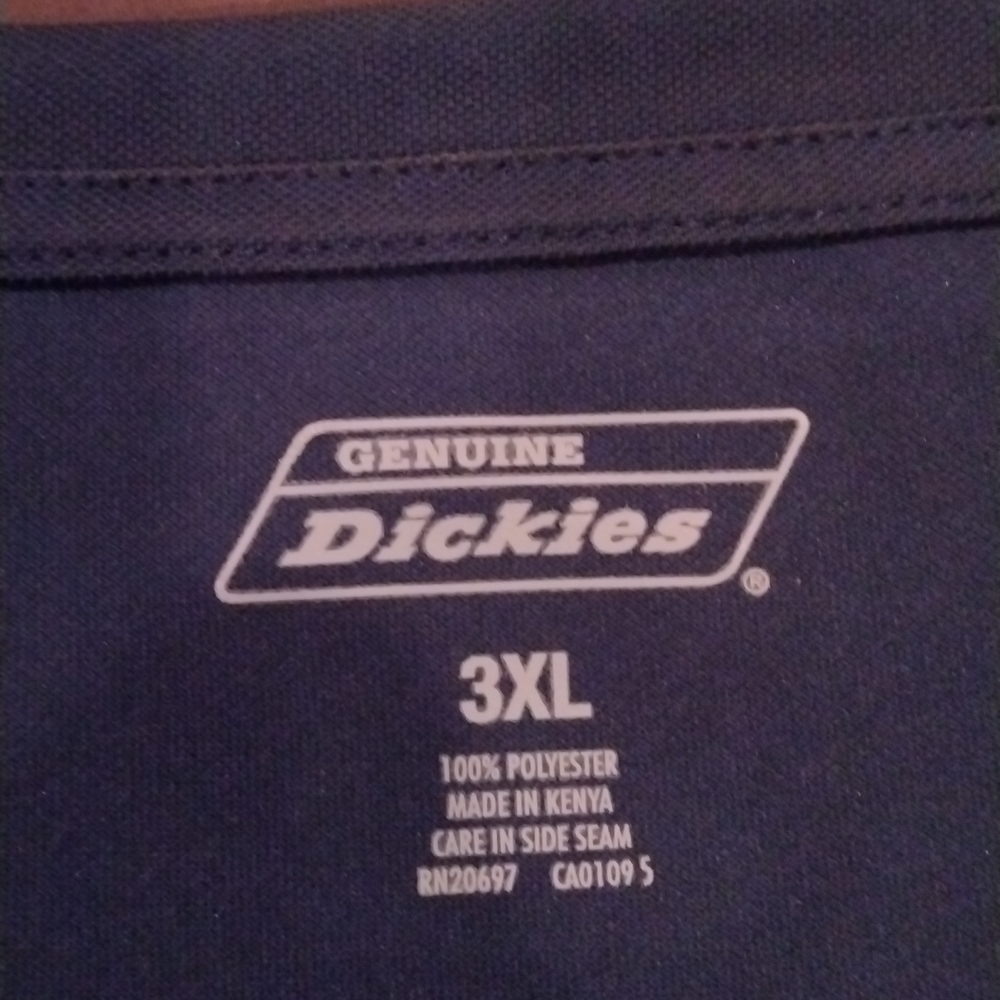 Navy blue Dickies pocket t-shirt